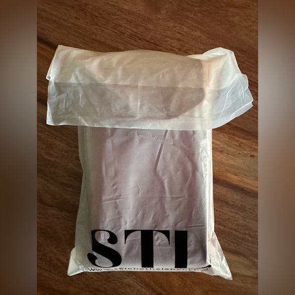 Selena The Label crossbody bag red phone pocket money/change credit card pocket - Picture 4 of 16